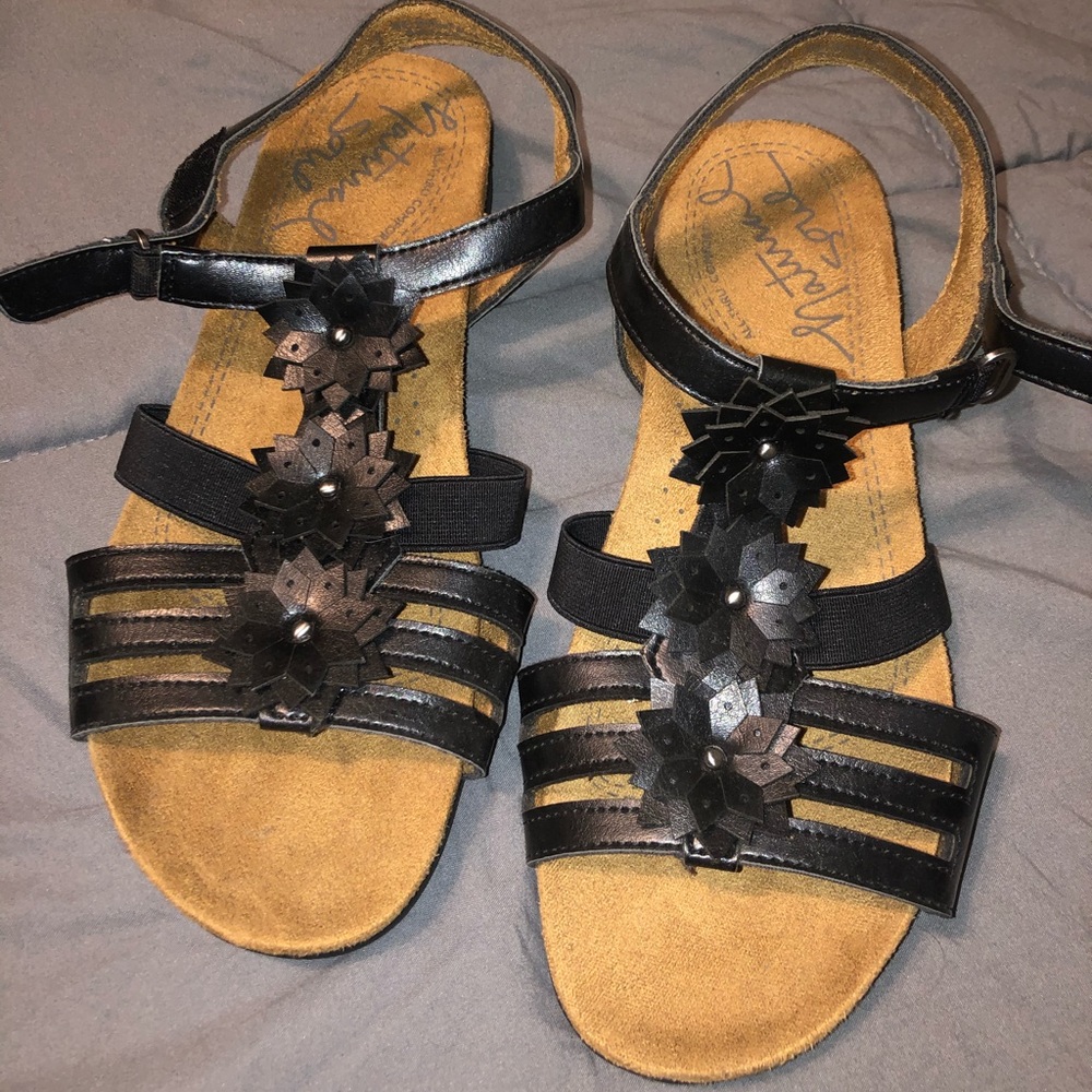 Sandals - Picture 2 of 4